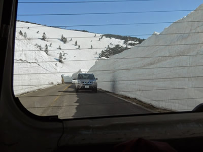 雪の壁は例年より高い（４月下旬）